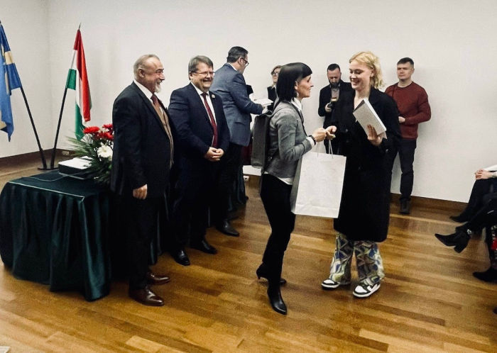 Szentkirályi-Tóth Hanna és tanára, Nemes-Mihályi Erika